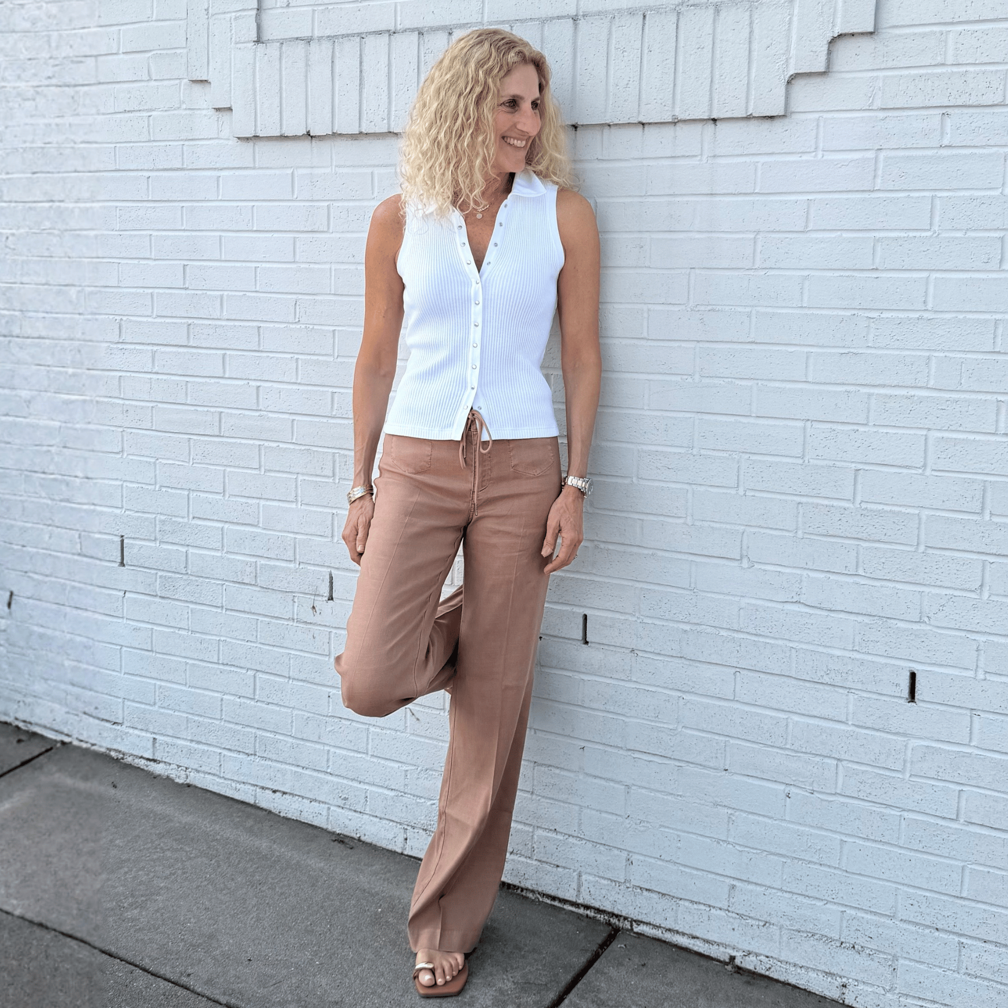 Casual… but make it suspiciously chic