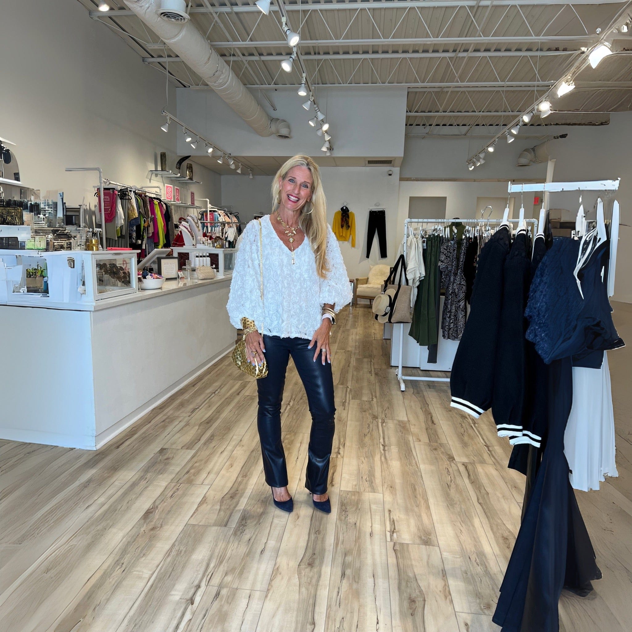 CSS - Ellison emb. Top